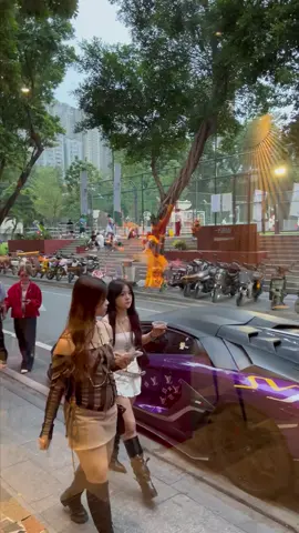 Bạn có hiểu cảm giác trẻ trung và thành đạt ở thời điểm này không?#Lamborghini 