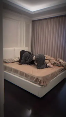 这个世界上有百分之五十的烦恼都能通过好好睡一觉来解决的，至于剩下的一半，等睡醒再去想