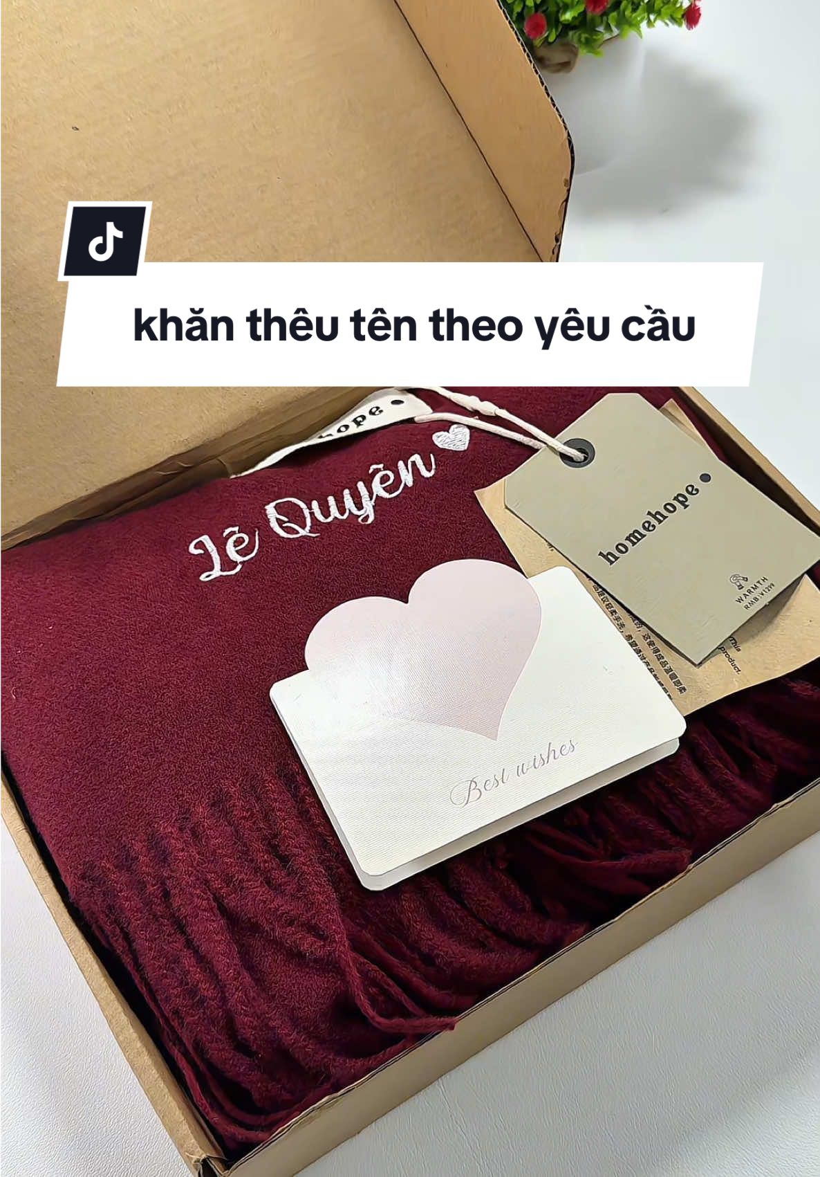 Một chiếc khăn thêu tên và một tấm thiệp — combo quà tặng đơn giản mà ghi điểm tuyệt đối 🎁🧣#muacungquyen #review #xuhuong #khanquangco #khanquangcomuadong 