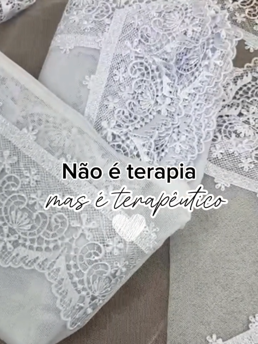 • Não é terapia, mas é terapêutico! Lindos Véus CCB com Porta Véus combinando, um mais lindo que o outro! 🥰 • Temos os Véus Disponíveis nos Formatos Rendondo de Bico e Retangular. •  Temos este modelo de Véu e Porta Véu disponível aqui na nossa loja no tiktok shop! qualquer dúvida pode entrar em contato conosco.  • Deus abençoe sempre! 🙏 #centraldovéu #congregaçãocristãnobrasil #ccbveus #ccb #véusccb 