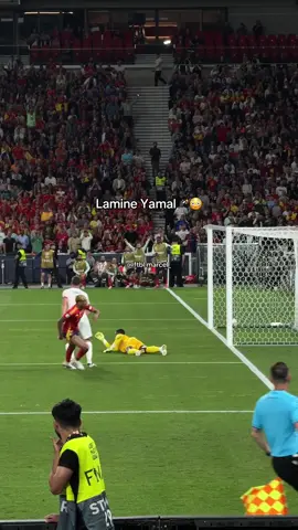 best player itw rn no debate 🤫#lamineyamal #yamaledit #skills #footballedit #fypthis 