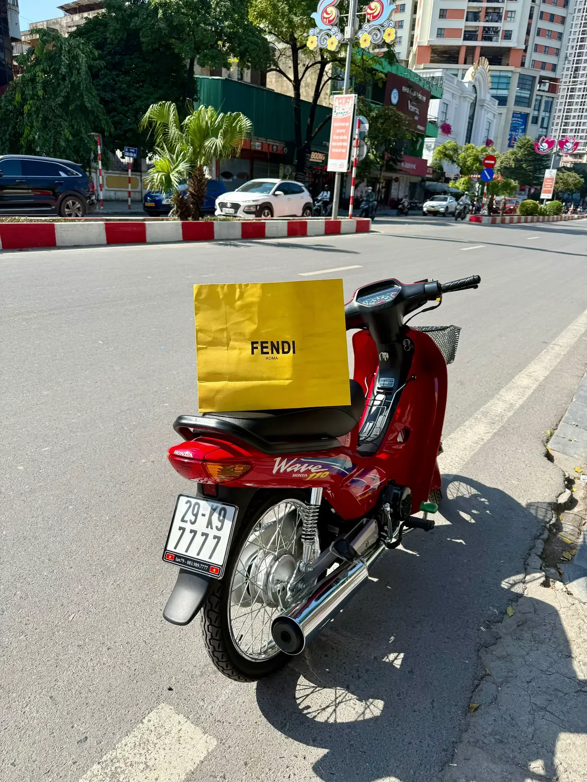 Vất vả kinhhhh 😜