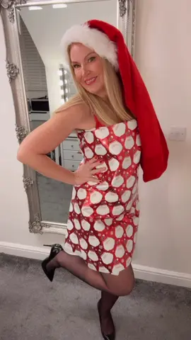 Hello and happy Friday everyone. Christmas preparations and fun are the order of the day and I am channeling my inner creativity and designing my own unique Christmas party dress. Maybe this may set a new trend and even go viral. What do you think is this going to be the latest fashion craze. 