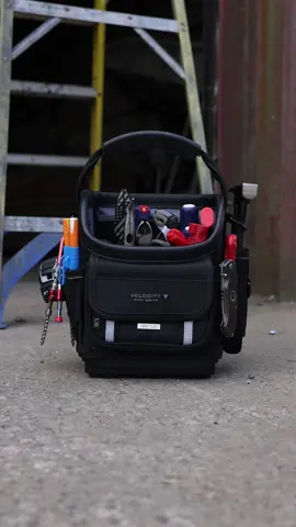 That NEWNEW 🥵 Rogue 1 open tote is your new favourite grab bag purpose-built for engineers on the move. 🙌  Features large open front storage, a perfectly balanced main compartment and a tough 900D water-resistant build 🔥  Rogue 1 is reinforced with YKK M10 zips and industrial stitching so it’s as tough as you 💪  Small bag, serious intent. #electrician #tradie #plumber #hvac #toolbag 
