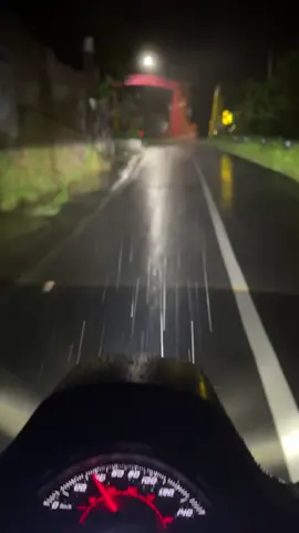 Kudus utara + hujan dimalam hari adalah suatu ketenangan🍃 #dennycaknan #ropang #cundamani #fyp #kudus 