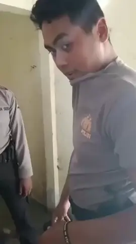 Adoh ko brani hanya sama anak kecil,, bangs4t