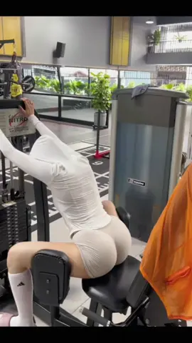 មានអ្នកសួរគីឡូ កម្ពស់ច្រើន អីឡូវប្រាប់តែម្តង 1.65 ,54គីឡូចាស 🤭#គ្រូបង្ហាត់ប្រាណ #Fitness #gym 