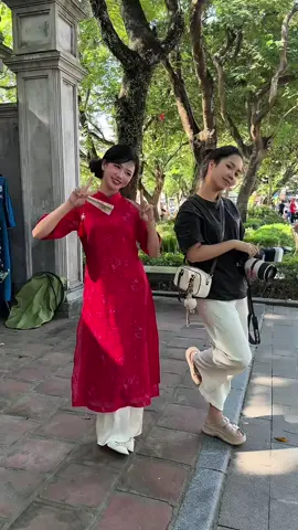 Tết chưa đến nhưng #Maybedesigner đã xuống hồ gươm chụp áo dài rùi các nàng ạ 