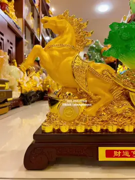 Tượng ngựa phong thuỷ kéo bông cải màu vàng cát kim sa (cao 30 dài 38 rộng 12) #phongthuytamlinh #horse #trending #xuhuong #viral 