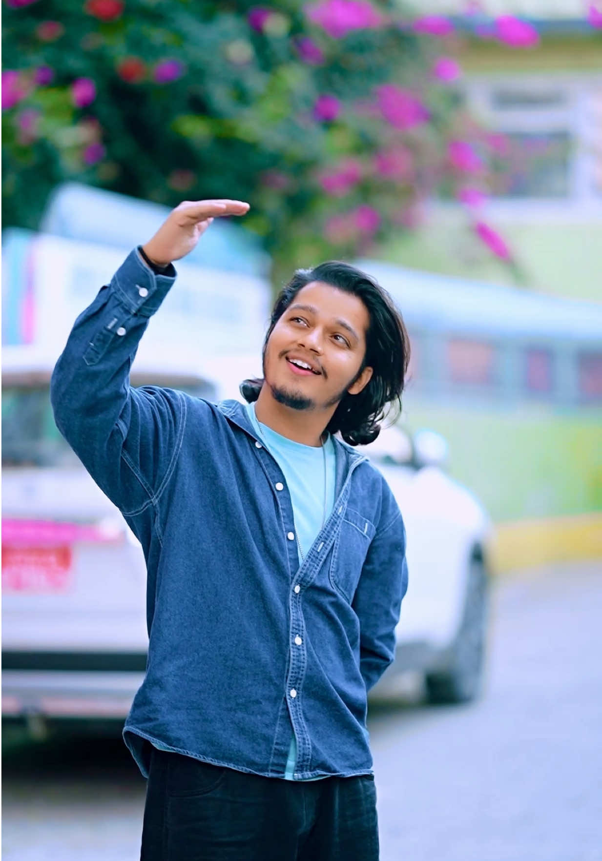 झलिको गीतलाई हजुरहरुले दिनुभएको यो माया प्रति निकै आभारी छौँ ! ✨🌸 Team JHALIKO  Vocal : Arjun Sapkota • Melina Rai • Samikshya Adhikari  Music : Arjun Sapkota Lyricist : Santosh Sapkota  Hookline : Krishna Reule  Arranger : HBN Kismat  Story : Dipa Simkhada / Bishal Ghimire Direction : Bishal Ghimire  #arjunsapkota #jhaliko #trending #nepal #viral 