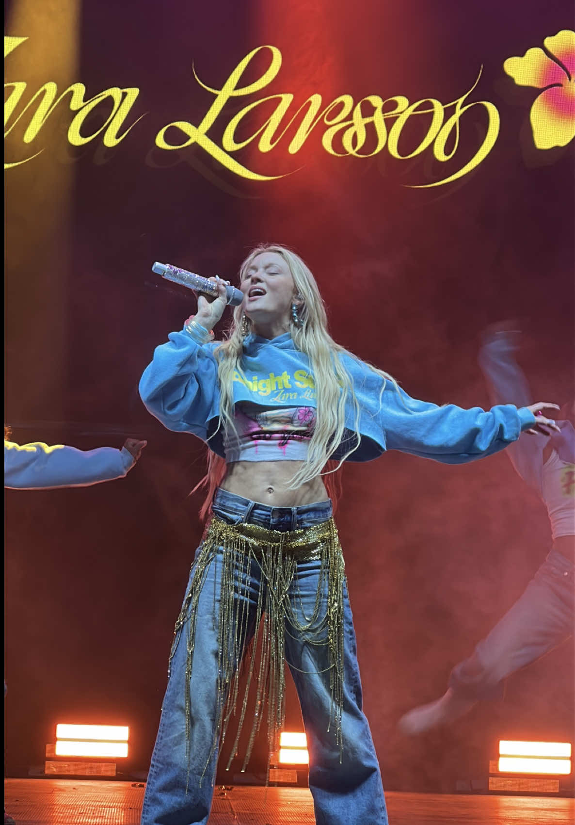 @Zara Larsson • symphony • prague 🐬💕💙 #zaralarsson #westfield #prague #fyp #symphony 