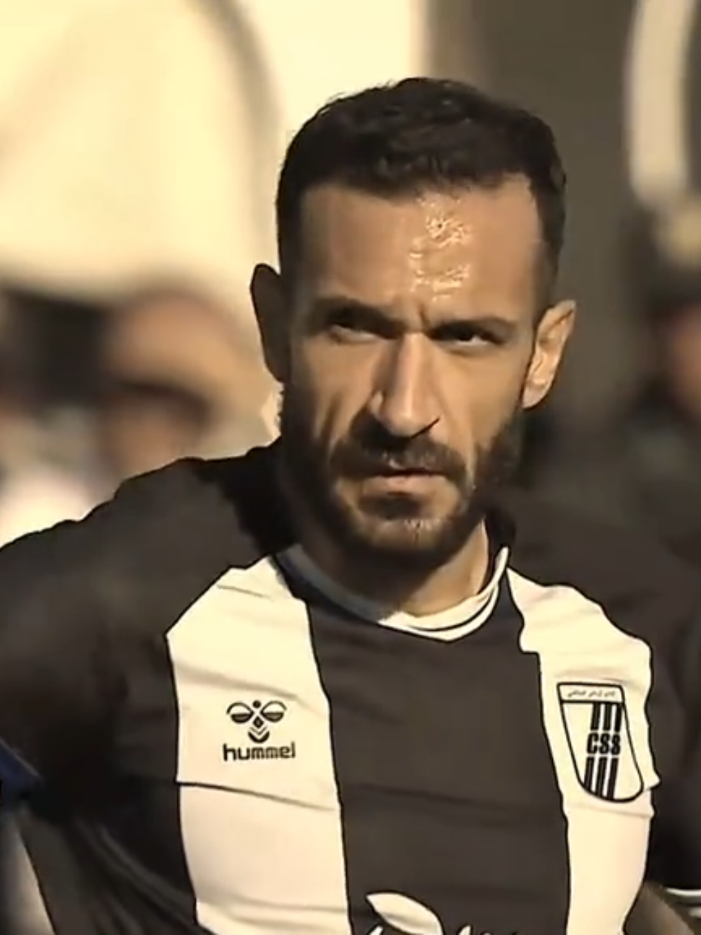 وَاللّهِ مَا كَانَ الفِرَاقُ بِخَاطِرِي لَكِنّ تَصْرِيفَ الزّمَانِ عَجِيبُ..🤷🏻 ||#trending #team_fav🏹🦅 #fypシ゚ #الاهلي #علي_معلول 