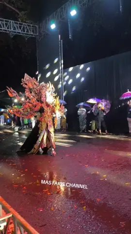 Kostum bagus banget #pesonagondanglegi 