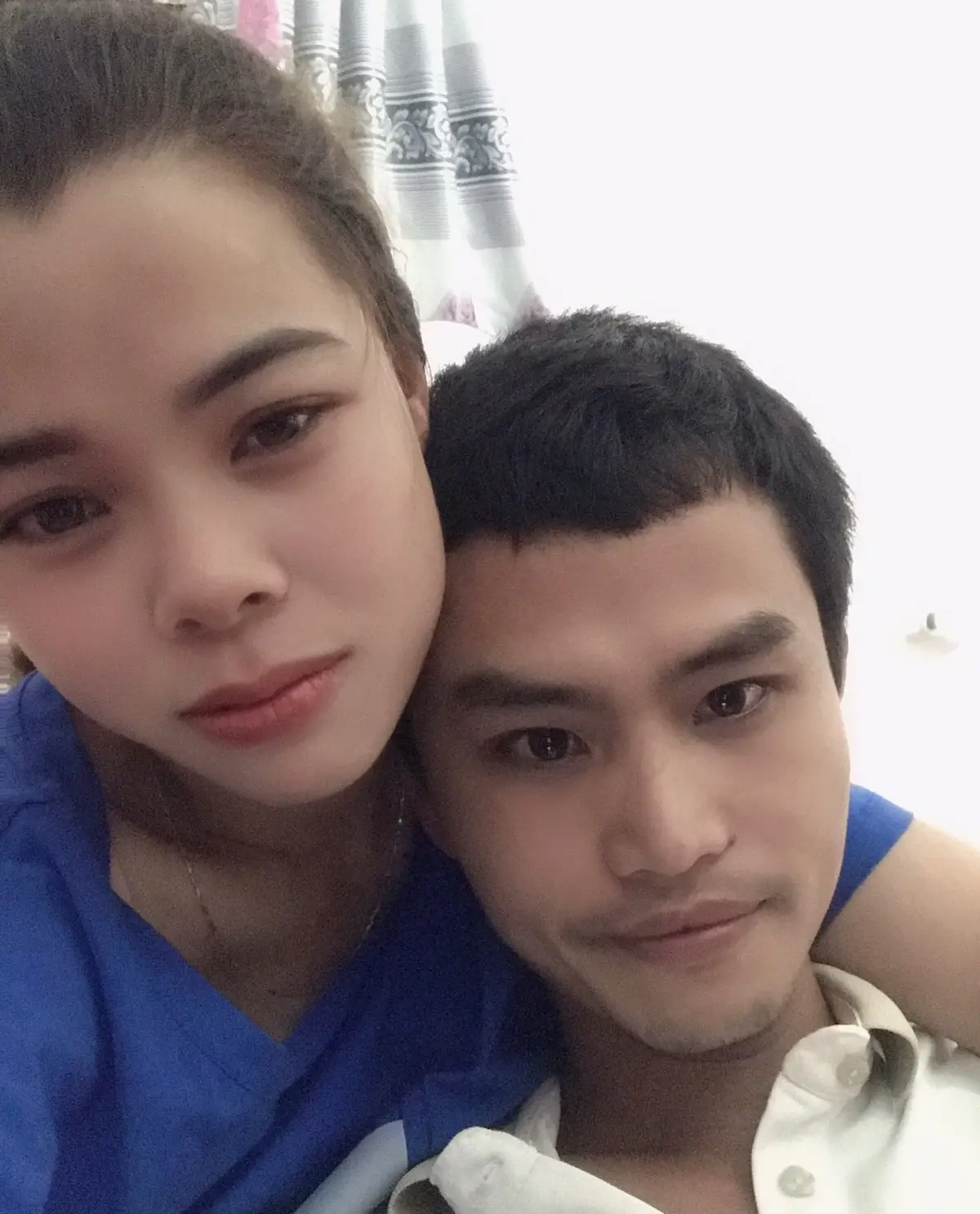 #nhớanh nhà mk buồn quá anh ơi 😔😔 Không có a nhìn đâu cũng đau lòng.cứ mỗi khi đi làm về em đều nói ck ơi em về rồi 😔😔không có a em vất vả lắm đó anh có biết không ạ 😔 Ck ạ cảm ơn anh vì đã luôn yêu em?? Nhìn cây đèn dầu gần tắt em lại khóc. Em sợ ck em không tìm dk đường về nhà 😔😔 Em rất nhớ anh, nhớ anh rất nhiều  Em không biết làm sao để bản thân mk ổn hơn ạ  Em vùi đầu vào công việc nhưng sao thấy chán quá à. Em cũng chẳng rõ bản thân cần gì nữa  Nhớ ngày trước quá. Có gì cũng nt gọi điện cho anh  Nhưng giờ thì khác rồi. Ck của em nằm xuống rồi,sẽ không bao giờ về nữa rồi  Muốn gặp anh cũng chỉ có thể ở trong mơ thôi  Ck ạ em thật sự nhớ anh 😢 anh có thể về đưa em đi cùng dk k ạ 😔😔😔chứ a để lại mk em bơ vơ như vậy,ck ơi em ước người nằm đó là em để a hiểu dk cảm giác của em hiện tại ntn ạ 😔😔#n#nỗiddaunàyaithấub#buontamtrang