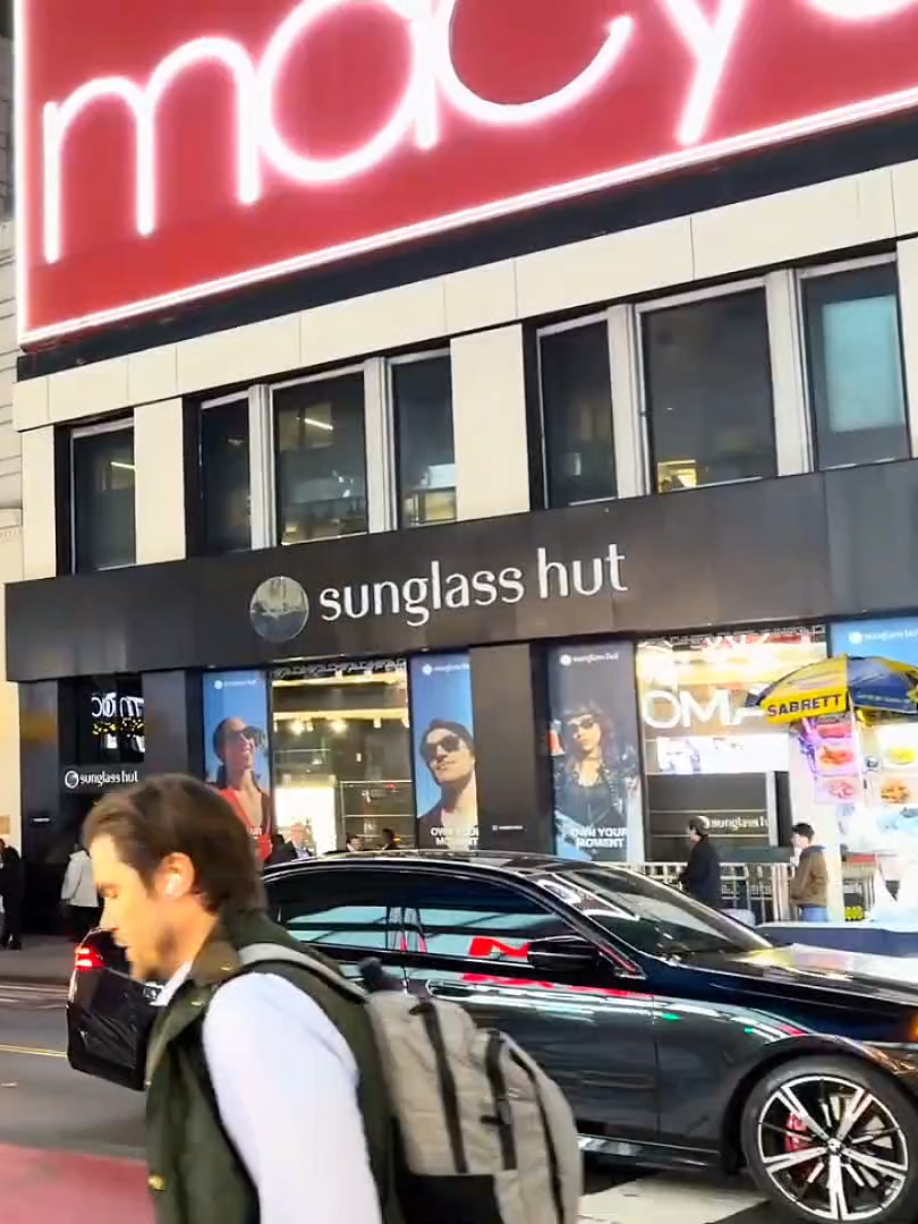 ‎🗽 New York City — where every light tells a story and every street is full of life.🌆 ‎This city never sleeps… and neither do my dreams.💭 ‎If you were here, what would you explore first?💬👇 nyc ‎#growmyaccounttiktokteam  ‎#timesquarenewyork  ‎#unitedstatesofamerica🇺🇸  #nycchristmas  ‎#searchinsights 