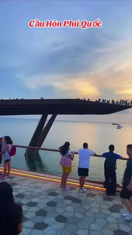 #TikTokAwardsVN Bài hát này nghe rất hay và cảm xúc lắm luôn 