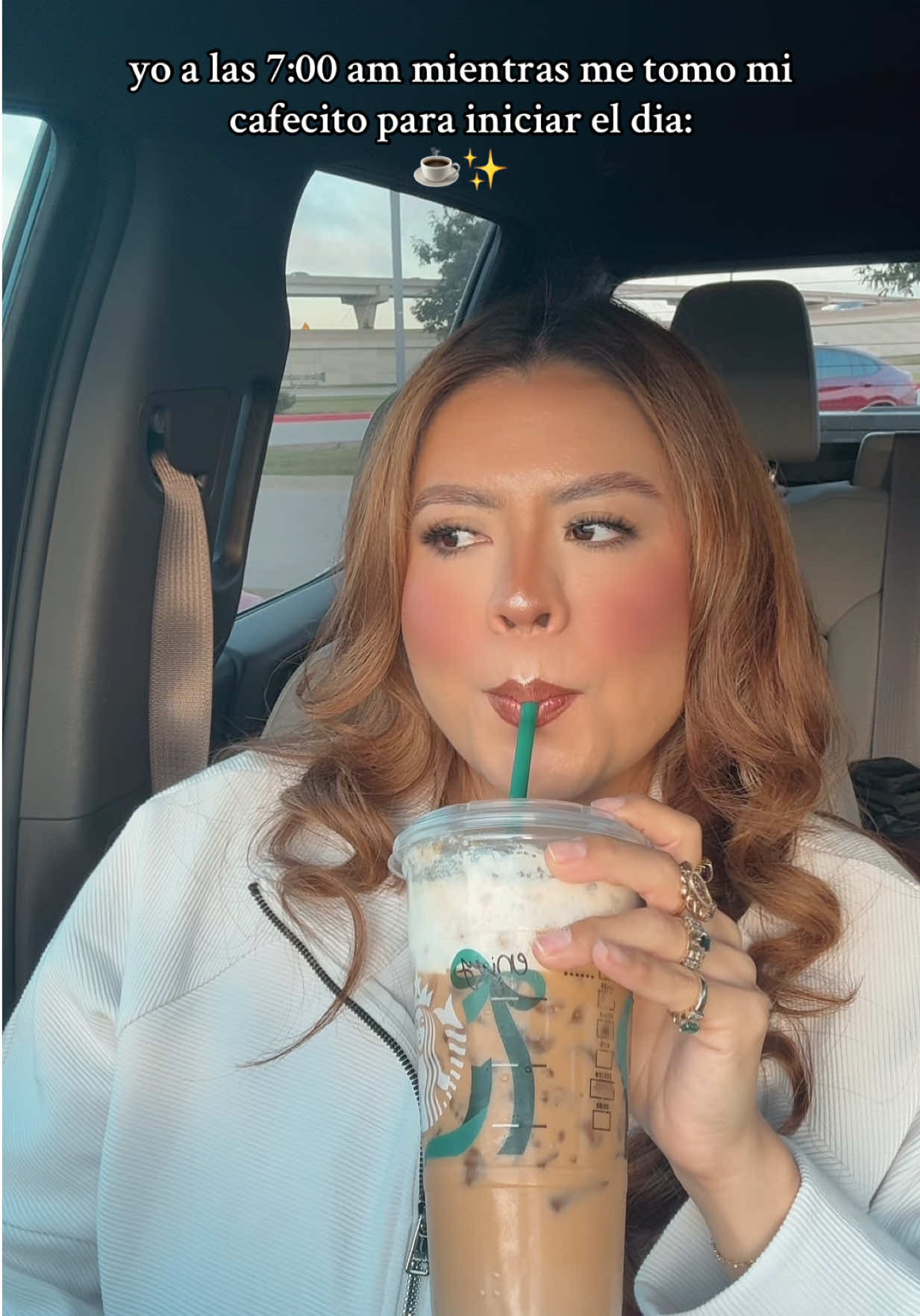 Asi Soy Feliz🤪☕️✨ #cafecito #coffeetime #contenido #starbucks #soyundesmadre 