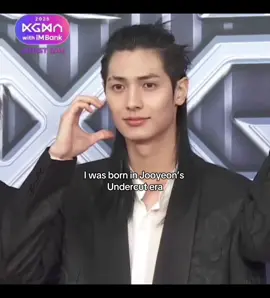 Congratulations on winning the best band award  Video cr. msg_XH on X #xdinaryheroes #jooyeon  #kgma2025 #kband