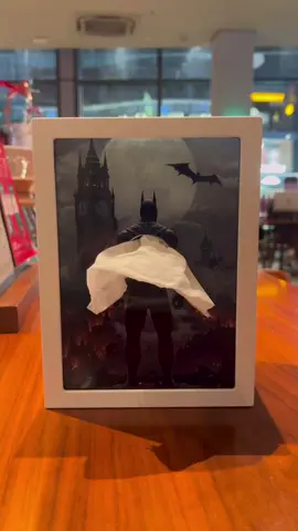 A tissue box, a photo frame, and a warm night light—all in one cozy little moment. ✨ Whether it sits by your bed, your desk, or your living room corner, it turns ordinary days into some Thing soft and meaningful. Add your favorite photo, pull a tissue, switch on the glow—instant comfort. Perfect gift for friends, new couples, families, or anyone who loves warm, thoughtful home decor. ❤️ #Homedecor #aestheticroom #nightlightdecor #cozyhomevibes #creativegiftideas #tissueboxdesign #photo Framegift #bedroomdecor #warmglow #minimalistdecor #desktop ornaments #Home furnishings #warm home furnishings #creative gifts #nightlights #photo frame ornaments