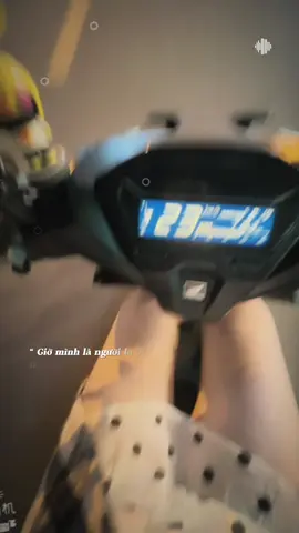 #CapCut mỗi người đieu co 1 cach iu khac nhau… nhung lỡ 1 nhịp thy ta se thành nguoi lạ. Va ngta hay goi nguoi lạ tung thuong? Hay nguoi lạ thoáng qua?… #nguoilathoangqua #nguoilatungthuong #tamtrang 