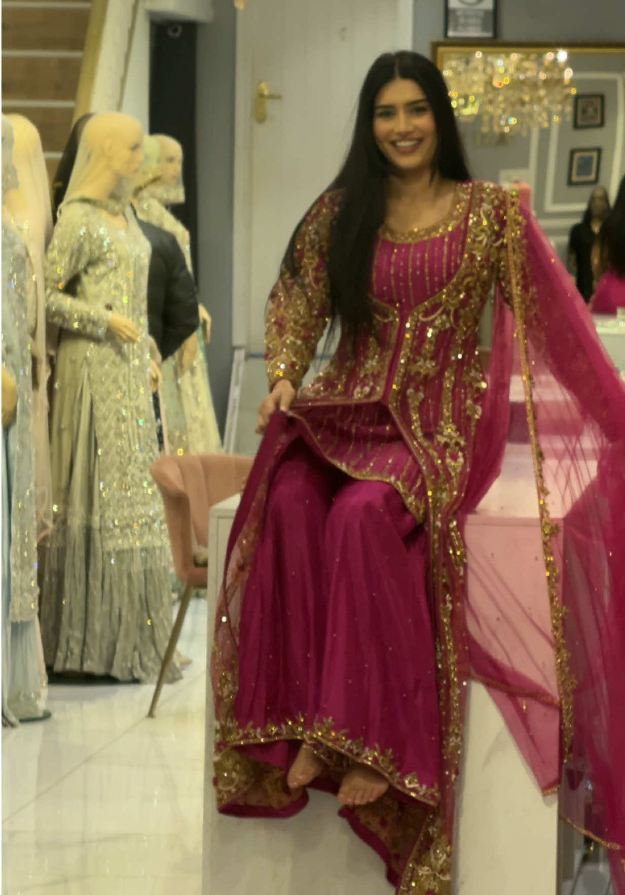 WATCH FULL 😂 AMAZING VIRAL AND MOST BEAUTIFUL HOT PINK LONG JACKET STYLE OUTFIT 🫠❤️#7aatrang #million #unfreezemyaccount #viral #fyp 