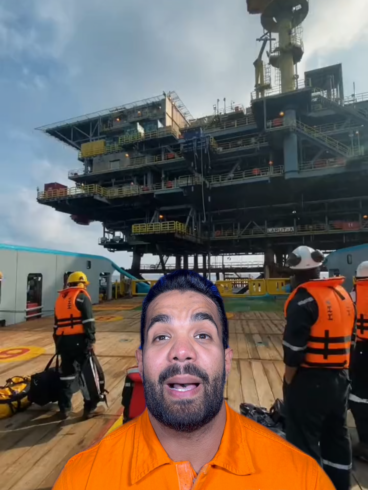 Já passou dos 35 ANOS? Você está na IDADE CERTA para realizar o CONCURSO DA PETROBRAS!👷🏼‍♂️ É uma oportunidade incrível que possui reauisitos mínimos e você pode começar a se preparar AGORA! 🫵 ✅As inscrições estão ABERTAS e liberamos uma OFERTA exclusiva e ÚNICA então corre no LINK da BIO e garanta a sua vaga! #oportunidade #transpetro #petrobras #salário #concurso #estabilidade #folga #nívelmédio