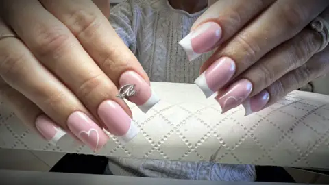 Muốn có, phải cố gắng.  Cuộc sống không cho không ai thứ gì…