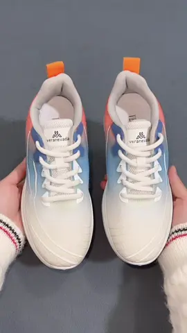 Cantik banget nyaman dipakai olahraga  #veranevada #sepatuwanita #bajuolahraga #sneakers #sipalingaffiliate 