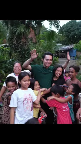 Hindi ko kontrlado ang gulo sa bansa… pero kaya kong gumawa ng mabuti ngayon. In a time full of division, choose compassion.