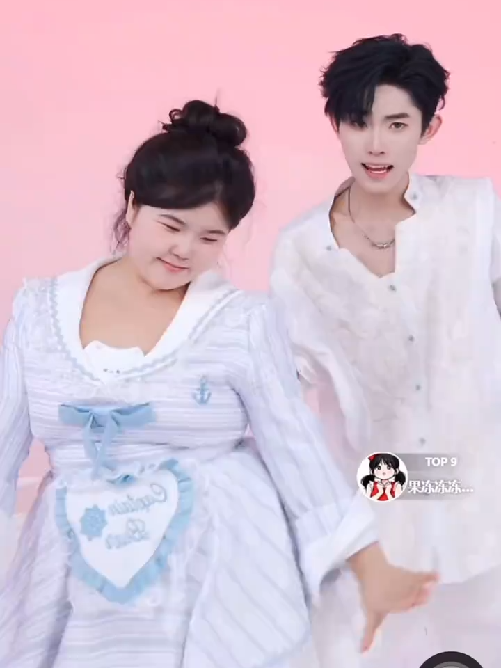 开开一周年快乐，一年前的开开入团和玥玥跳的三个舞蹈 #未来少年团小玥玥 #未来少年团开开 #玥来玥好 #开玥大吉 #TiểuNguyệtNguyệt