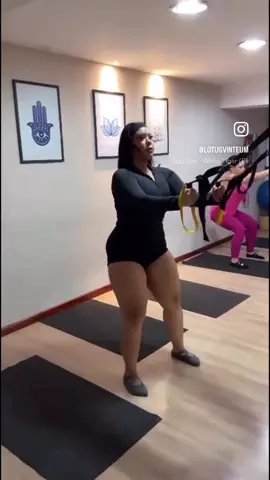 Uma diva do pilates em construção no melhor lugar do mundo 🎀✨🧘🏽‍♀️ . . . #pilates #girlsclub #pilatesprincess 