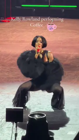 Kelly Rowland performing Coffee last night in Charlotte, NC. #theboyisminetour #kellyrowland #fyp #charlotte #coffee 