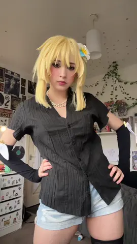 Got to skip school today 🤞 #lumine #luminegenshin #genshin #luminecosplay #genshincosplay 