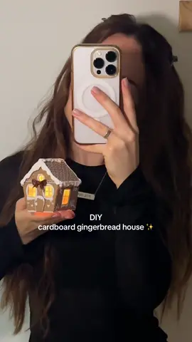 DIY cardboard gingerbread house ✨ #christmas #DIY #christmasdecor #roomdecorideas #roomdecor #gingerbreadhouse #easydiy #giftidea 