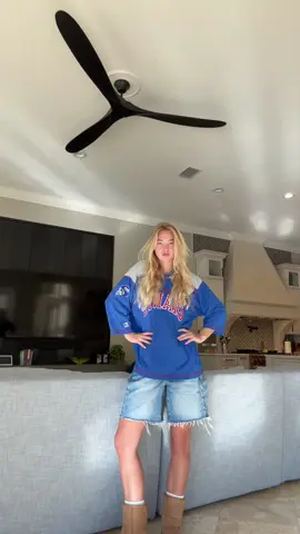 Uggs and jorts on this fine Florida day 