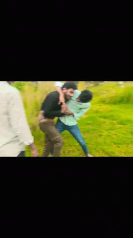 বন্ধুদের সাথে কিছুক্ষণ আনন্দময় সময় কাটালাম।  #বন্ধুত্বের_বাঁধন 