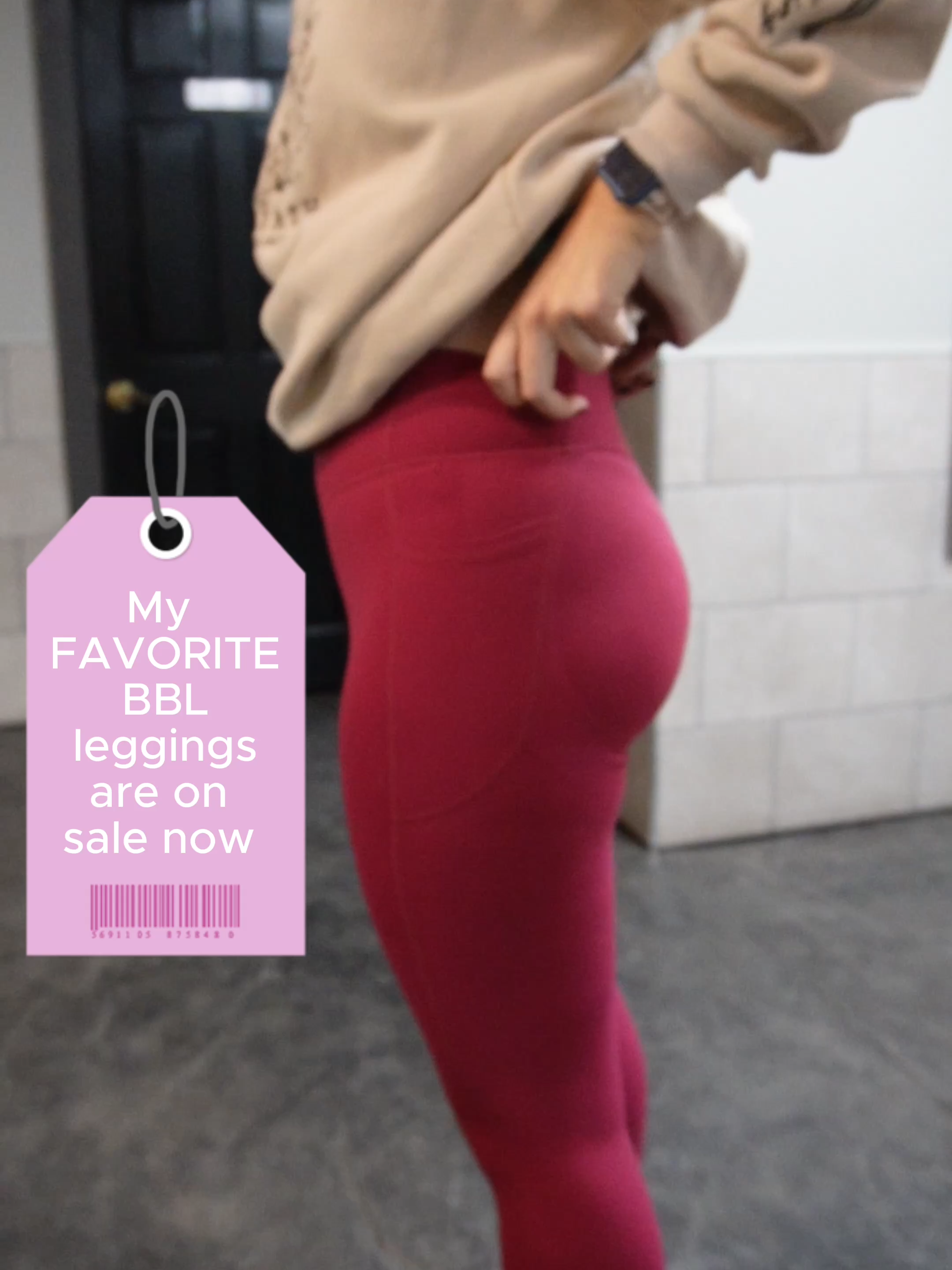 Sorry it's blurry, but you get the point 😘 @halara_official #leggings #buttlifting #bblleggings #halara #gymleggings