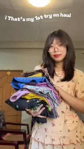 မေမေကိုယ်တိုင်ချုပ်ပေးတဲ့ Burmese Dress 💕ဘယ်ဟာနဲ့ပိုလိုက်လဲ🤔🦔 #tryonhaul #outfit #burmesegirl #🇲🇲 #fyp 