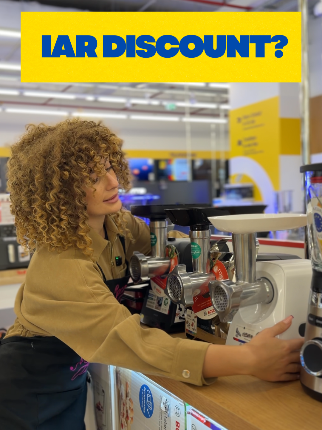 De Black Friday, bucătăria ta primește ajutorul pe care îl aștepta. Știm cum e: sărbătorile vin, planurile de gătit cresc, iar timpul… nu. De aceea, am pregătit discounturi la:  🔪 Mașina de tocat   🤖 Robotul de bucătărie 🖤 Profită de ofertele de Black Friday!