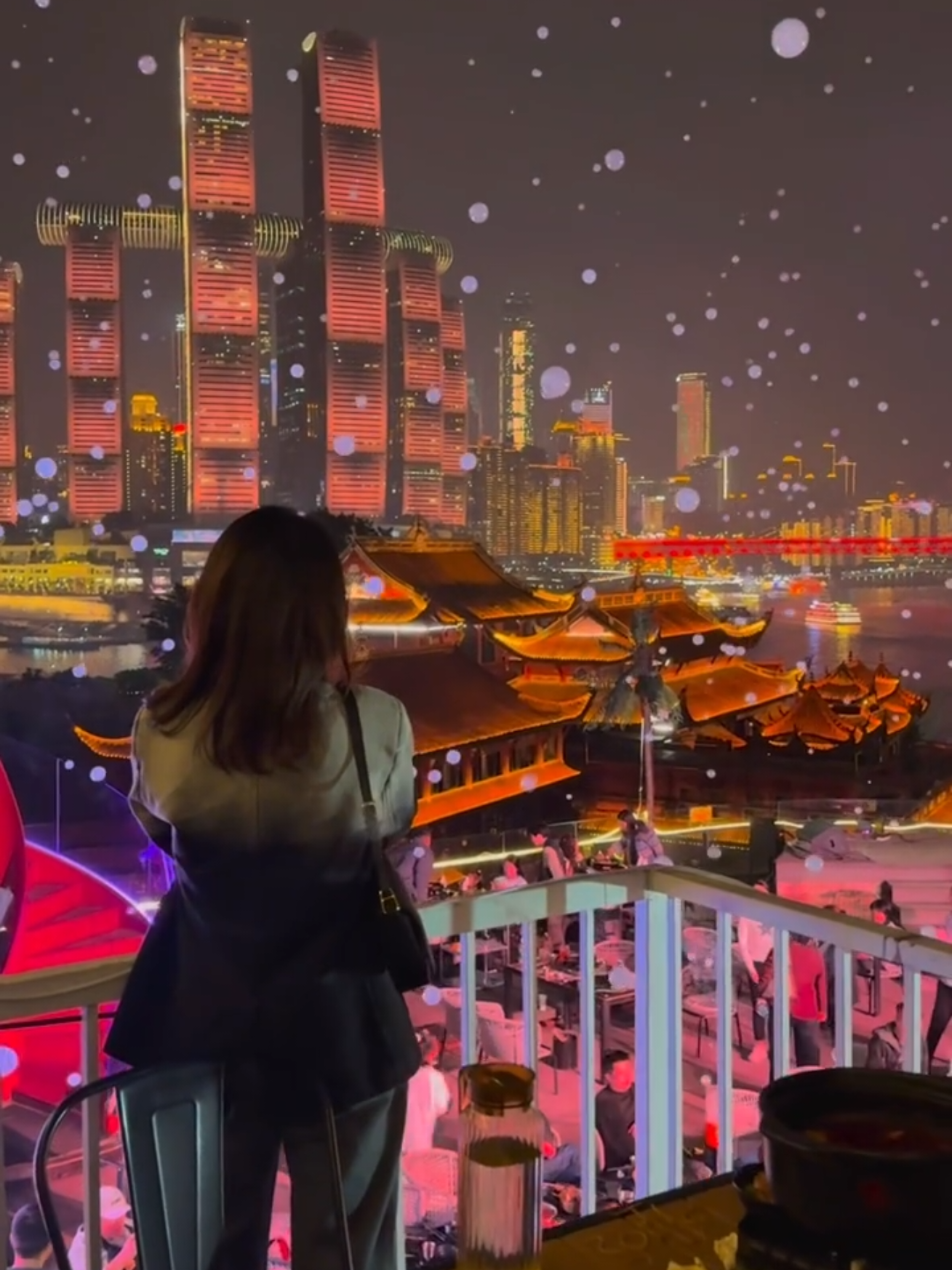 Good Night 🌆😍✨    Best Rooftop in Chicago #chicago #downtown #chicagodowntown #rooftop #usa    Chicago, travel Chicago, winter road trip in Chicago, scenic city winter drive, snow drive, Trump International Hotel & Tower Chicago, London House Chicago