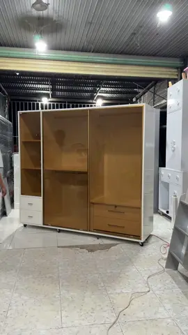 Lại thêm màu mới, tủ cao 1 m. 8 ngang 2m rộng 55