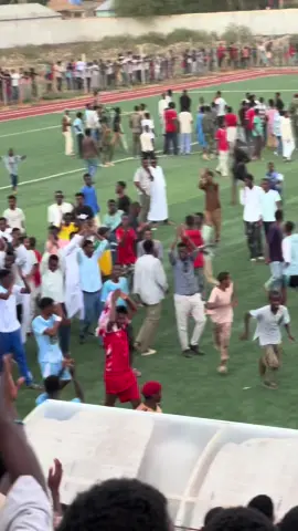 Baaaysom ayaa tartanka iskaga hartey #cadaaniyowwwwwww #baydhabo_janaaý🇦🇿 #drayubgoosgoos🎥🏟️ 