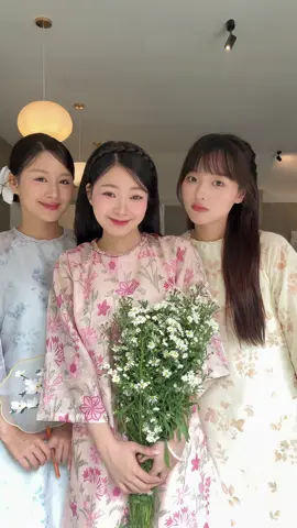 Trung bình mấy nhỏ điệu điệu với Áo dài và cũng là gu nhạc của chúng nó kiểuu 🤭 #trending #viralvideo #chupanhtet #tet2026 #aodaitet 