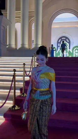 ប្តីប្រាប់អោយសុភាពមួយថ្ងៃ😌ចូលរួមពិធីមង្គលការកូនប្រុសឯកឧត្តមទេសរដ្ឋមន្រ្តី កែវ រ៉េមី ប្រធានគណៈកម្មាធិការសិទ្ធមនុស្សកម្ពុជា