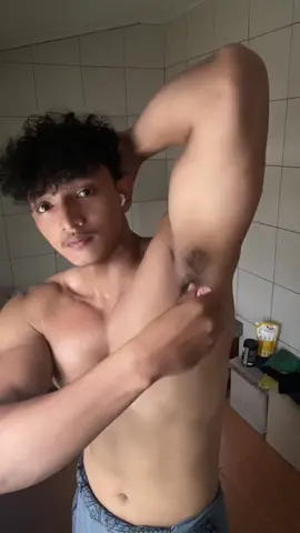 Pake ini kalo kalian active olahraga biar tetep fresh @HOBEBAR-ID  #antiperspirant #hobebar 