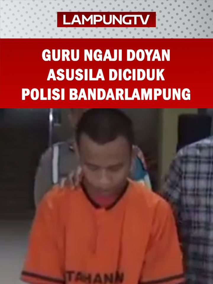BANDARLAMPUNG (14/11/2025) – Seorang oknum guru ngaji diciduk Satreskrim Polresta Bandarlampung atas dugaan doyan main asusila dengan korban dua tetangganya. Pelaku ditangkap di rumahnya, Kelurahan Way Gubak, Kecamatan Sukabumi, Rabu 22 Oktober 2025. Kasat Reskrim Polresta Bandarlampung Kompol Faria Arista, umat 14 November 2025, merilis hasil pemeriksaan  tersangka asusila berinisial VA berusia 19 tahun. Oknum guru ngaji ini diduga berbuat tidak senonoh terhadap dua tetangga. Pelaku mengaku sudah delapan kali melampiaskan nafsu bejat dengan memanfaatkan kedekatan dirinya sebagai guru ngaji. Ia mengajak korban ke rumahnya dengan iming-iming bermain dan menonton film kartun melalui handphone serta laptop. Begitu korban keasyikan menonton, tersangka melampiaskan nafsu bejatnya. Perbuatan asusila berulang sampai delapan kali karena korban selalu diberi hadiah gantungan kunci. Kapolresta Bandarlampung Kombes Pol Alfret Jacob Tilukay menyampaikan terbongkarnya kasus asusila dengan tersangka VA pada Oktober 2025. Orangtua mencurigai korban selalu membawa pulang hadiah dari rumah guru ngaji tetangga sendiri. Setelah ditelusuri, hadiah itu memang pemberian pelaku. Kasus ini dilaporkan ke polisi hingga pelaku ditangkap malam harinya. Tersangka dijerat dengan Pasal 82 Undang-Undang Nomor 35 Tahun 2014 tentang Perubahan atas Undang-Undang Nomor 23 Tahun 2002 dengan ancaman hukuman minimal lima tahun dan maksimal 15 tahun. @lampungtelevisi.com