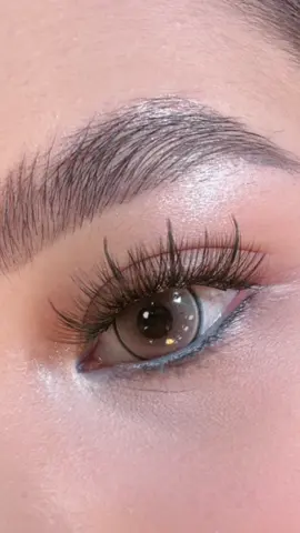 Glue-Free Lashes from BQI #eyes #eyelashes #eyelashextensions #gluefreelashes #clusterlashes 