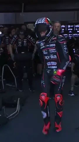 Day 1 : P2 🚀 #ValenciaGP 🇪🇸 Cr. 🎥 MotoGP #MB72 #VR46ridersacademy #MotoGP #Aprilia 