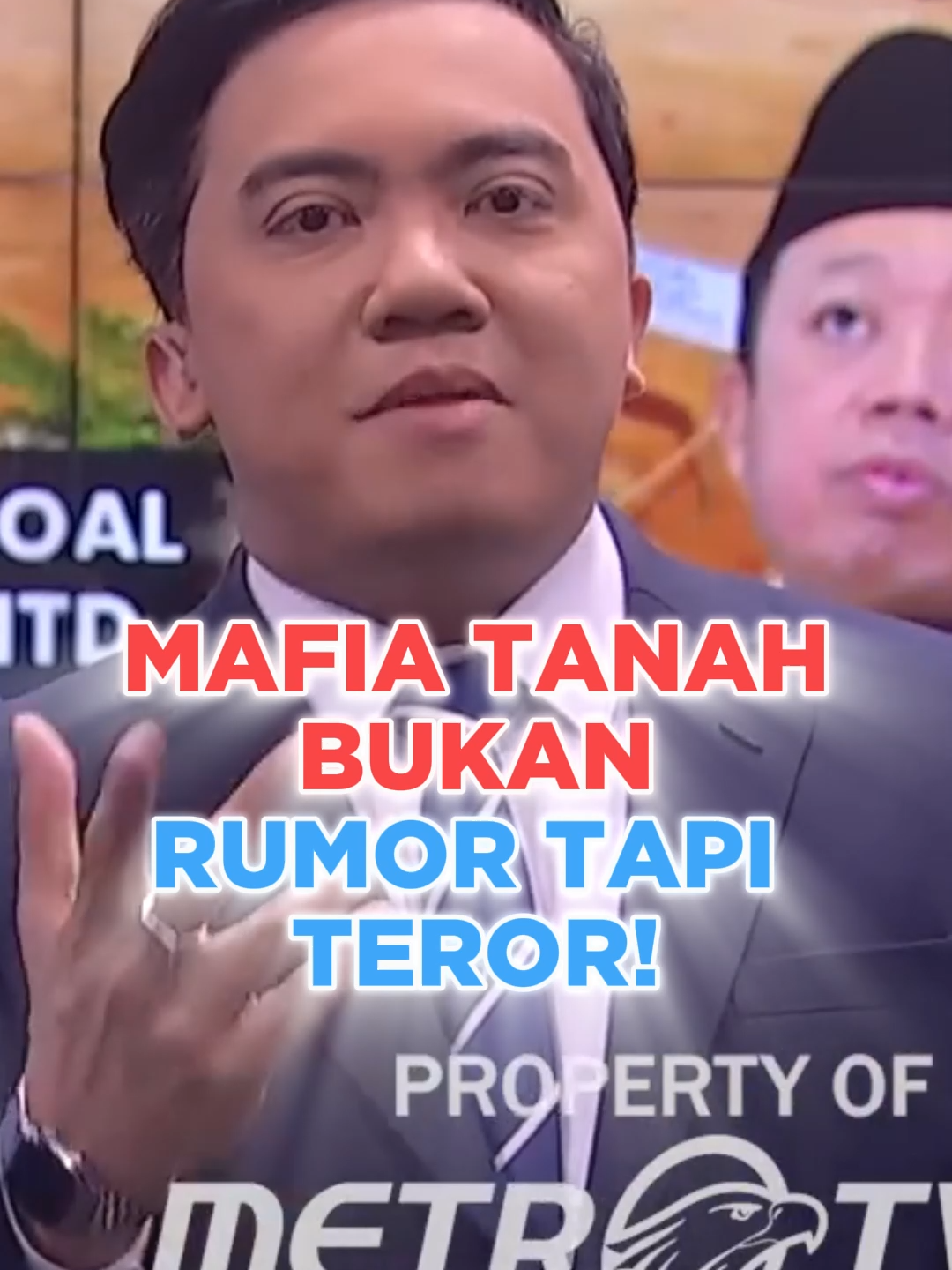 Eks Wapres jadi korban! 😮 Lahan elit 16,5 hektare diserobot Mafia Tanah? Yuk simak selengkapnya! Saksikan #MeetNiteLiveMetroTV Setiap Selasa sampai Jumat pukul 22.30 WIB hanya di YouTube channel #MetroTV Tonton juga di Youtube ‘Metrotvnews’ melalui link https://www.youtube.com/watch?v=DjcgzbatwYU #MeetNiteLiveMetroTV  #MetroTV
