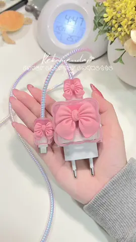 ⋆𐙚₊Cover charger coquette⋆𝜗𝜚˚⋆ sumpah cover chargernya gemesss bgttt, yg mau langsung cek keranjang kuning yaa #covercharger #gemoy #pelindungcharger #pelindungchargerviral #fyp 